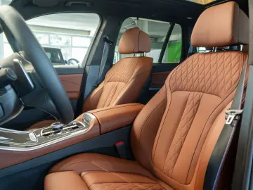BMW X550e M Pano AHK Luft Carbon Inno UPE  131.290 €