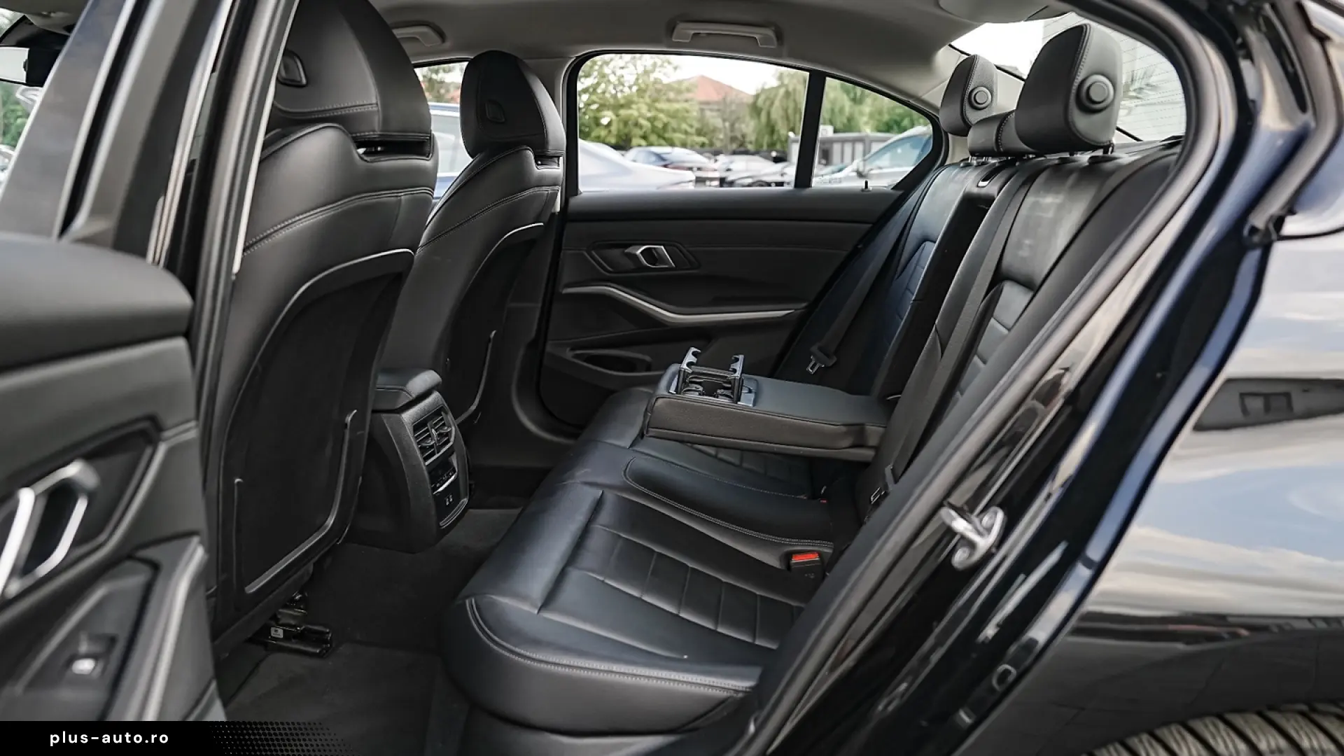 BMW Seria 3 318i Aut. Advantage