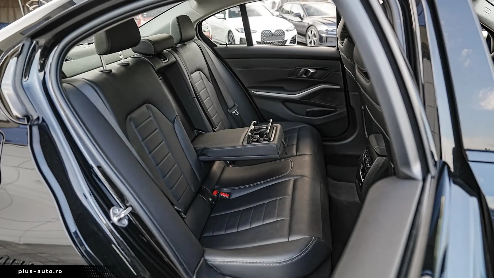 BMW Seria 3 318i Aut. Advantage