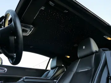 ROLLS ROYCE Wraith Two-Tone Starlight Headliner