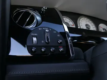 ROLLS ROYCE Wraith Two-Tone Starlight Headliner