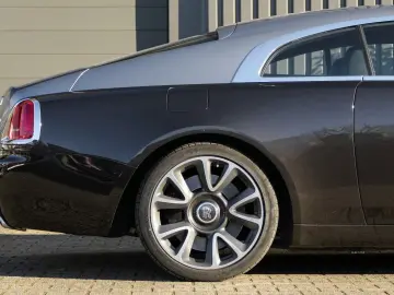 ROLLS ROYCE Wraith Two-Tone Starlight Headliner