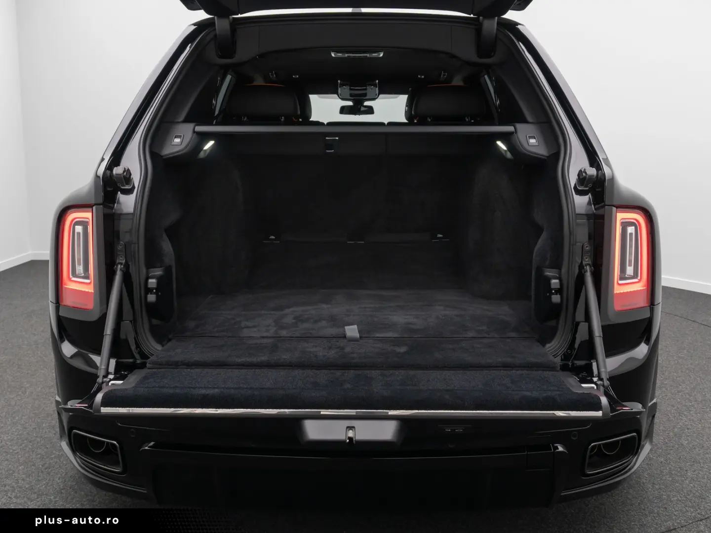 ROLLS ROYCE Cullinan Black Badge Novitec