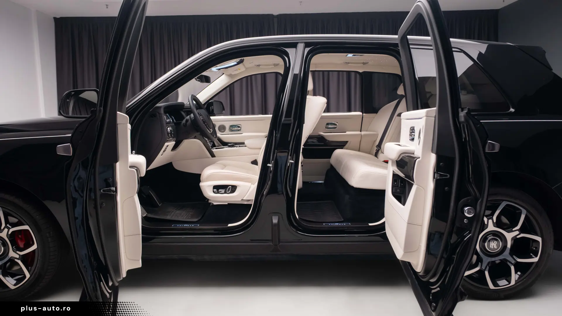 2023 Rolls Royce Cullinan Black Badge Bespoke