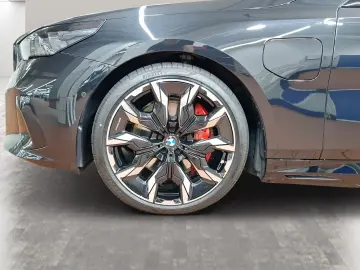BMW 550e xDrive M Sport Carbon