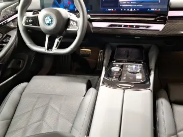 BMW 550e xDrive M Sport Carbon