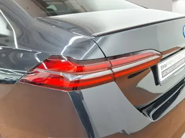 BMW 550e xDrive M Sport Carbon