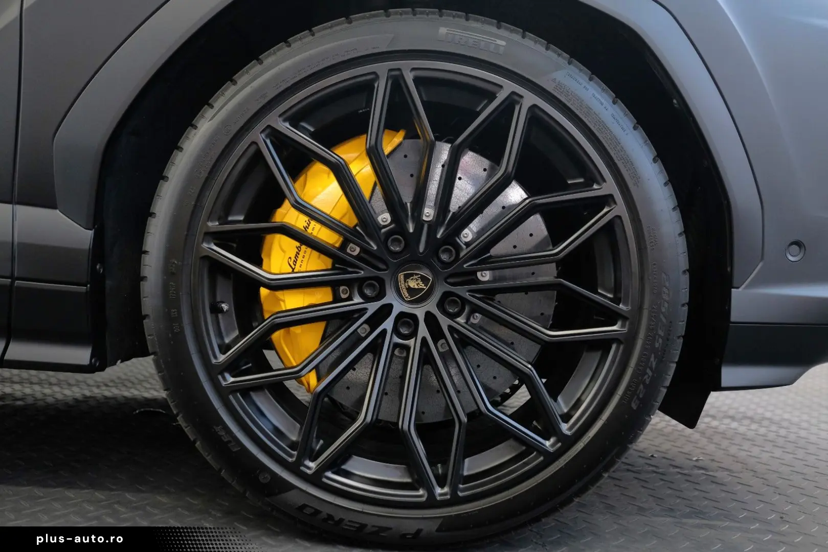 LAMBORGHINI Urus SE AD PERSONAM MATT B&O PANO STYLE 23`ZOLL