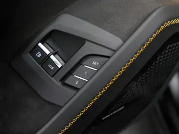 LAMBORGHINI Urus SE AD PERSONAM MATT B&O PANO STYLE 23`ZOLL
