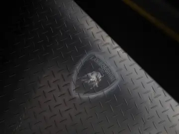 LAMBORGHINI Urus SE AD PERSONAM MATT B&O PANO STYLE 23`ZOLL