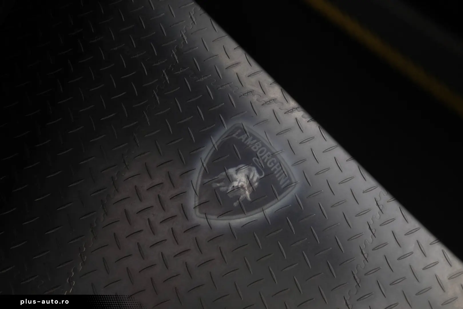 LAMBORGHINI Urus SE AD PERSONAM MATT B&O PANO STYLE 23`ZOLL