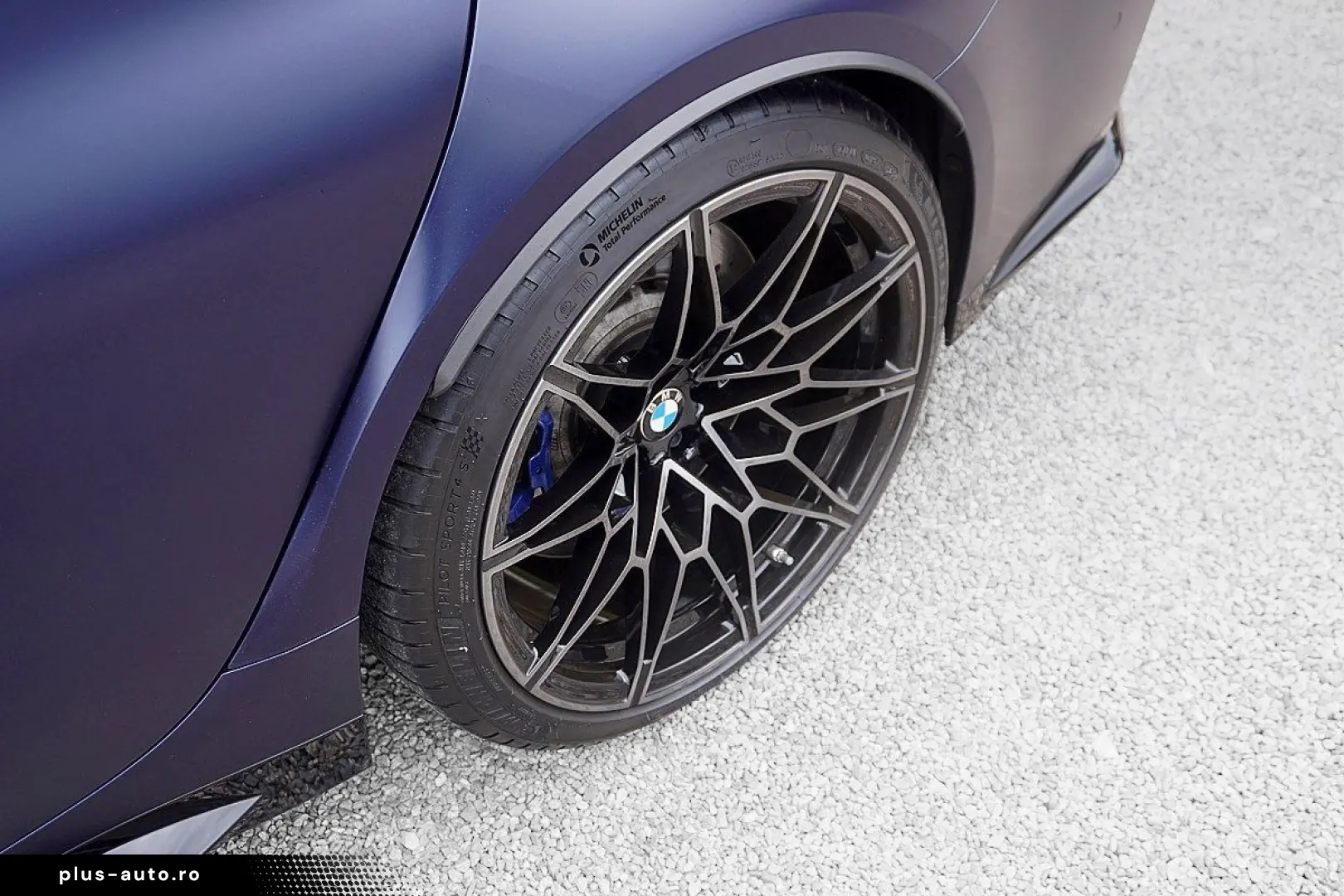BMW M3 Competition FROZEN TANZANITE BLAU Vollleder A