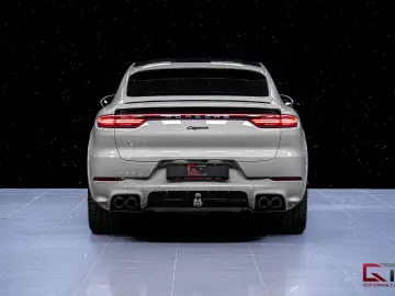 PORSCHE Cayenne E-Hyb Coupé PLATINUM SportDesign Crayon