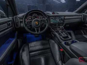 PORSCHE Cayenne E-Hyb Coupé PLATINUM SportDesign Crayon
