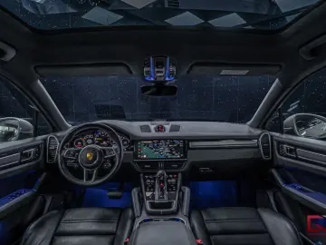 PORSCHE Cayenne E-Hyb Coupé PLATINUM SportDesign Crayon
