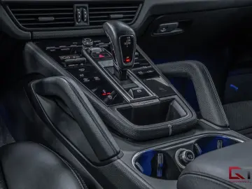 PORSCHE Cayenne E-Hyb Coupé PLATINUM SportDesign Crayon