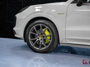 PORSCHE Cayenne E-Hyb Coupé PLATINUM SportDesign Pano