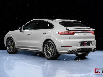 PORSCHE Cayenne E-Hyb Coupé PLATINUM SportDesign Pano