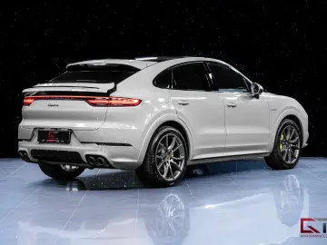 PORSCHE Cayenne E-Hyb Coupé PLATINUM SportDesign Pano