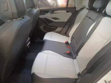 VW Tiguan Elegance  AHK PANO MATRIX LEDER 4x SHZ 36
