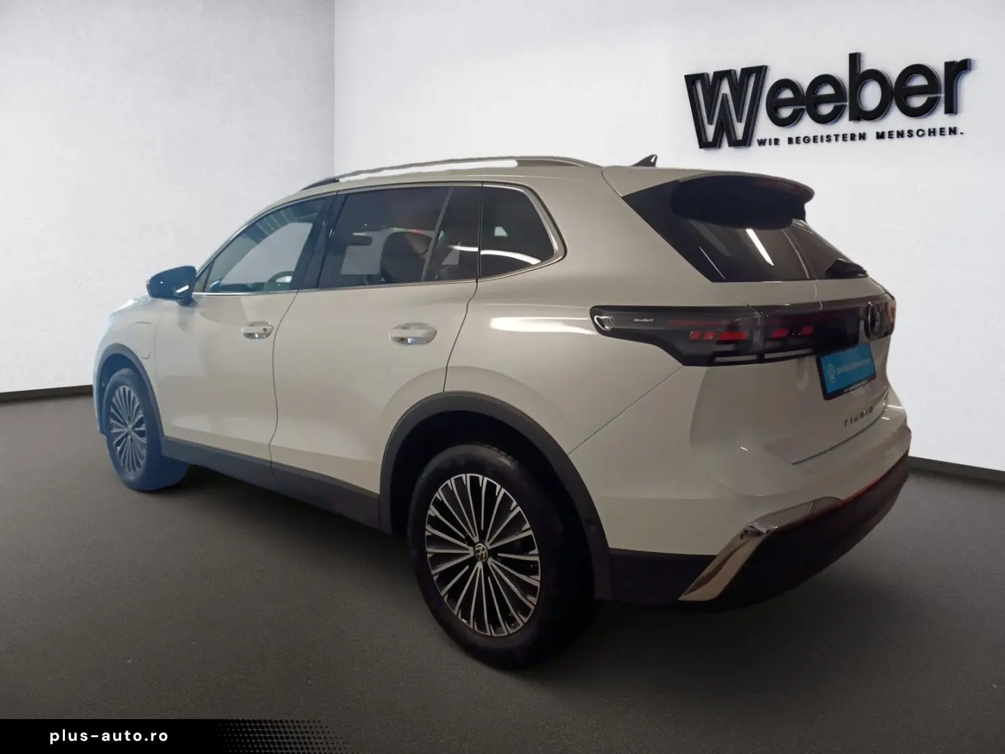 VW Tiguan Elegance  AHK PANO MATRIX LEDER 4x SHZ 36
