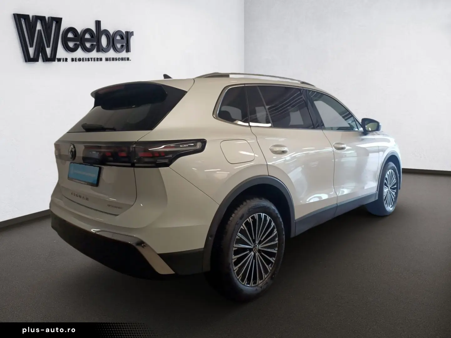 VW Tiguan Elegance  AHK PANO MATRIX LEDER 4x SHZ 36