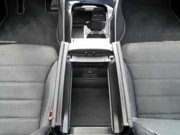 MERCEDES-BENZ CLE 200 Coupé AMG