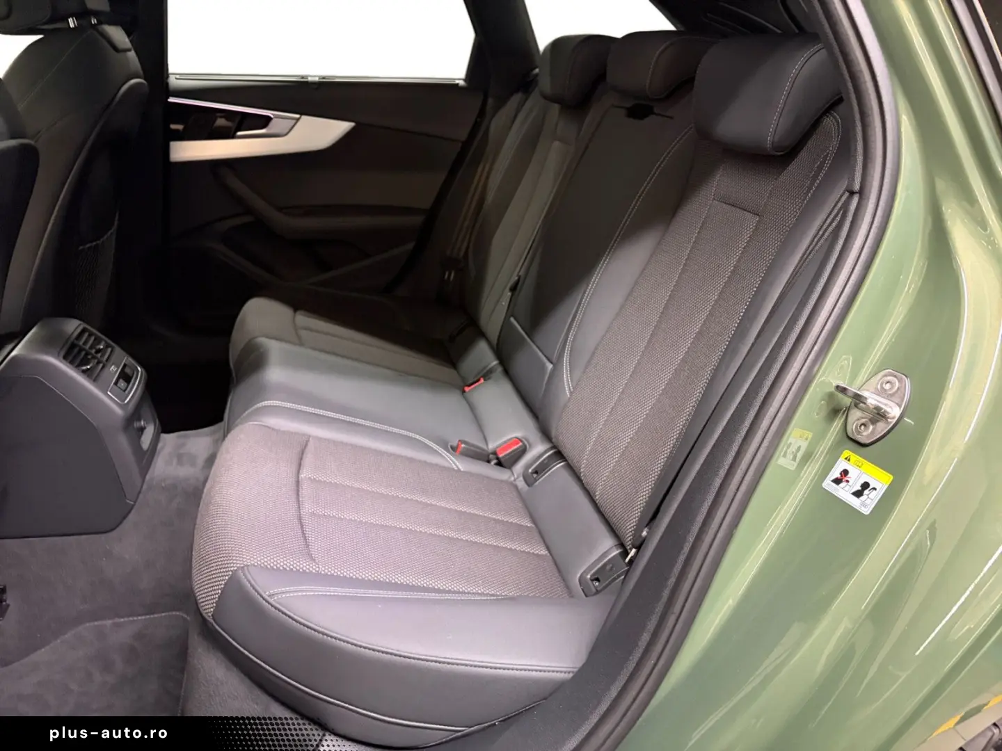 AUDI A4 Avant 40 TFSI quattro S line AHK B&O Matrix N