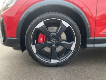 AUDI SQ2 QUATTRO 2.0TFSI 300PS.STRONIC.MATRIX.NAVI.AH