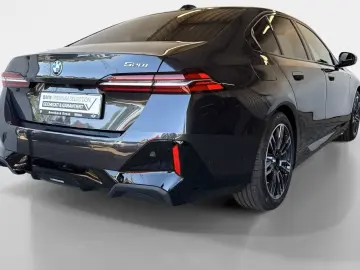 BMW 520i M SPORT Pano AHK DAPlus H K 360