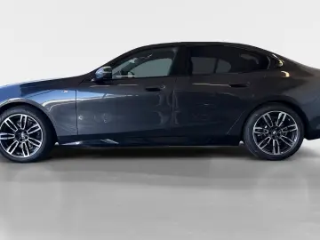 BMW 520i M SPORT Pano AHK DAPlus H K 360