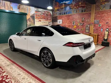 BMW 520 i M-Sport  Pano  Leder  360