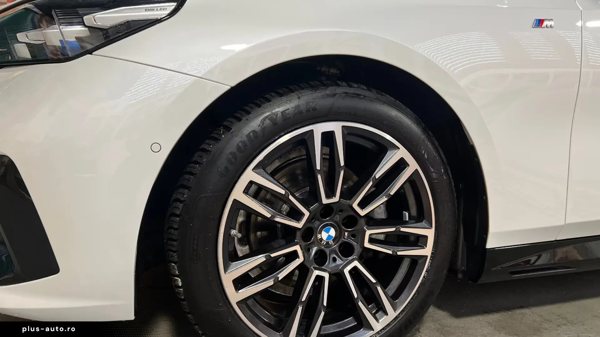 BMW 520 i M-Sport  Pano  Leder  360