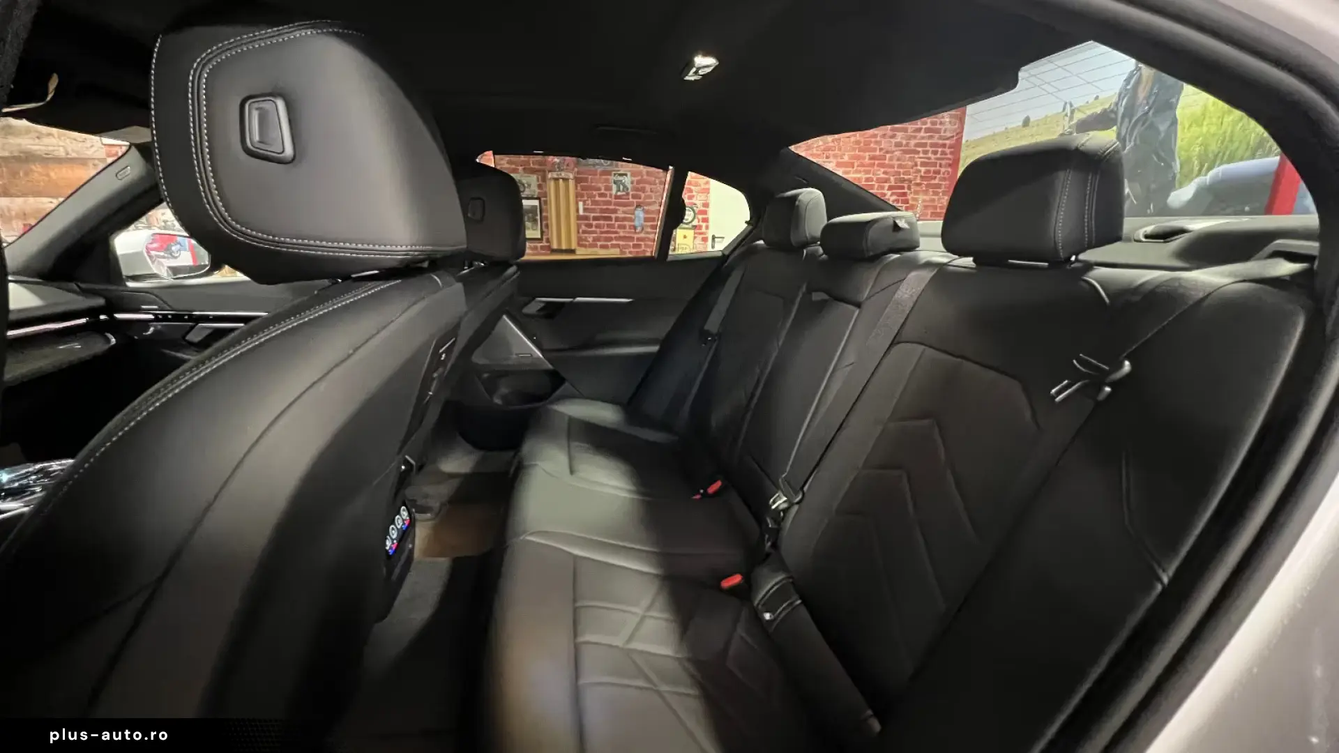 BMW 520 i M-Sport  Pano  Leder  360