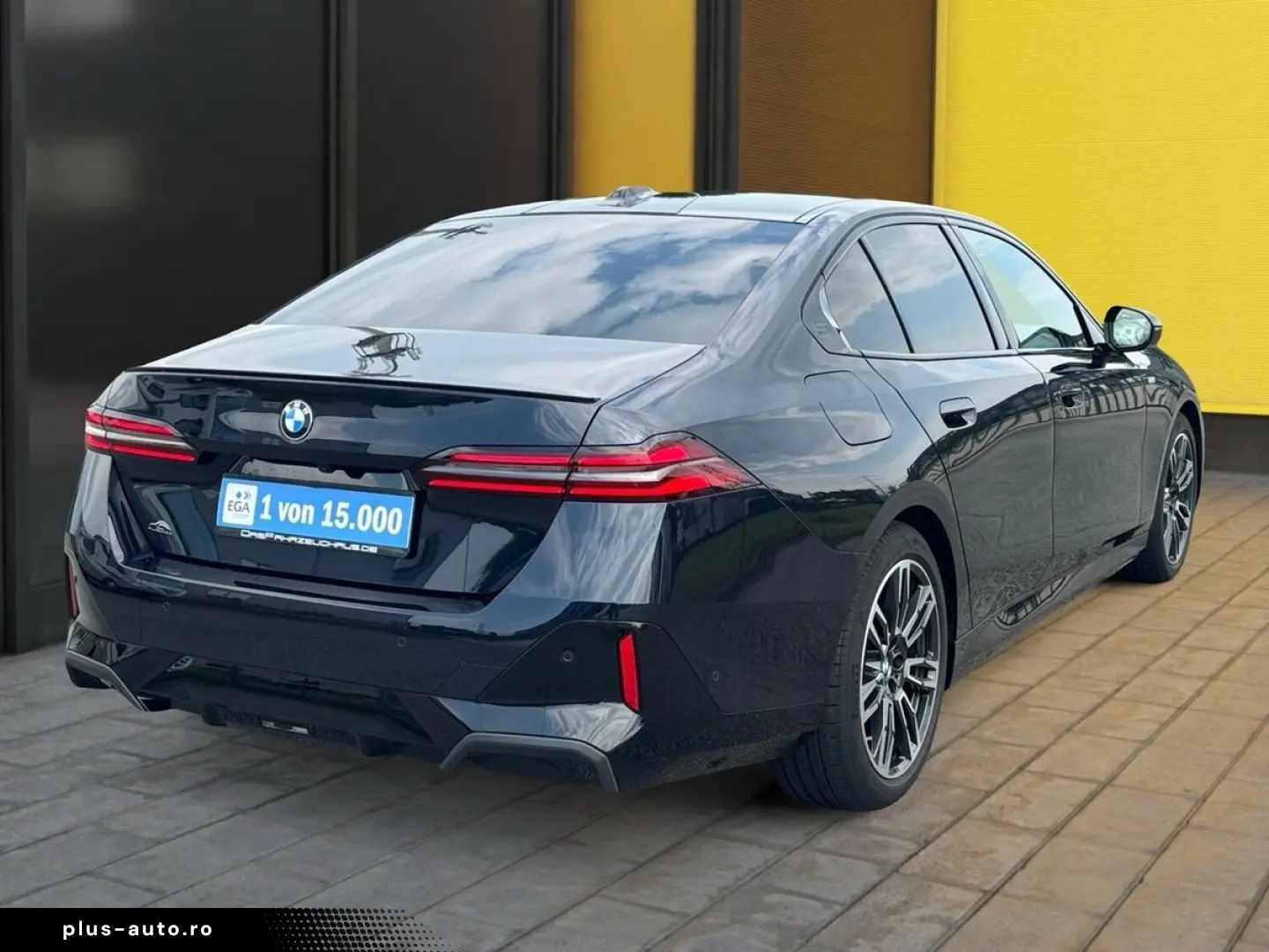 BMW 520i A M-SportPaket Plus ACC LED HK Pano