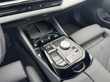BMW 520i A M-SportPaket Plus ACC LED HK Pano