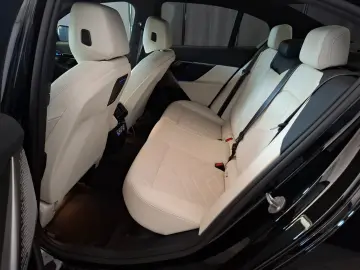 BMW 520i M-Paket Shadow-Line 360