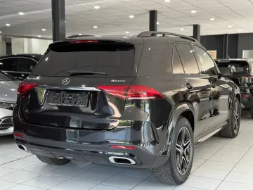 MERCEDES-BENZ GLE 350d 4Matic AMG DISTRONIC PANO MBEAM AHK