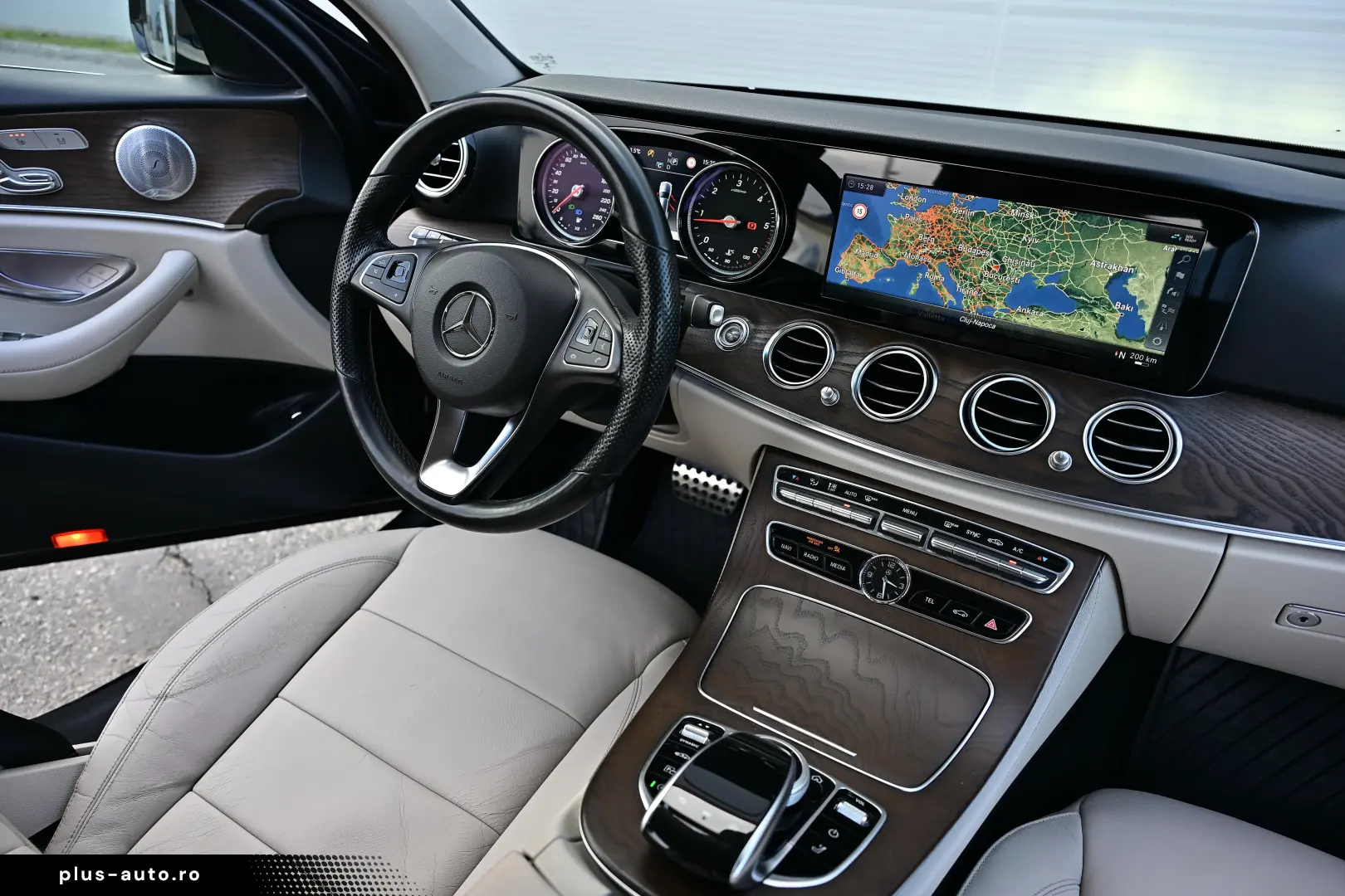 Mercedes-Benz E 220