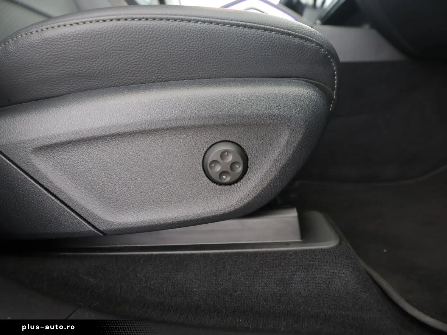 MERCEDES-BENZ GLE 350 de 4M AMG Burmester Widescreen 360