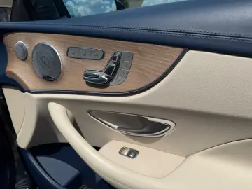 MERCEDES-BENZ V6 BITURBO 4MATIC BEIGE-YACHT BLUE