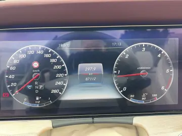 MERCEDES-BENZ E 220 d AMG Designo Mem Sitze LED Air-Balance