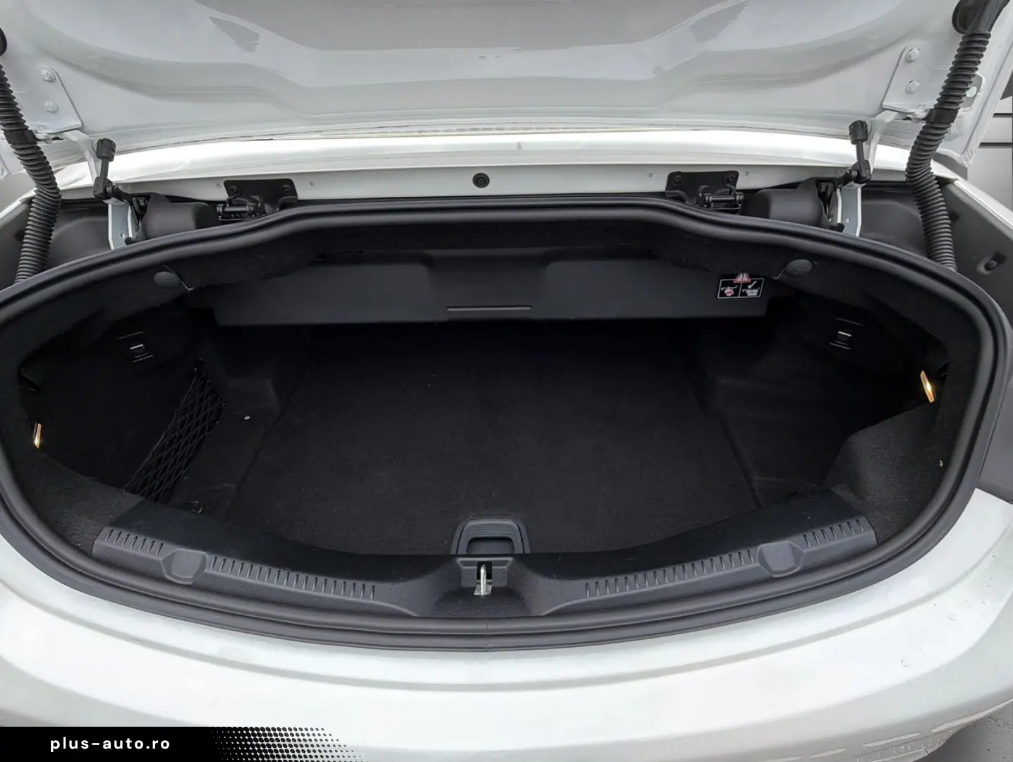 MERCEDES-BENZ E 220 d AMG Designo Mem Sitze LED Air-Balance