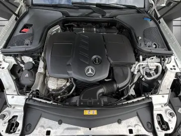 MERCEDES-BENZ E 220 d AMG Designo Mem Sitze LED Air-Balance