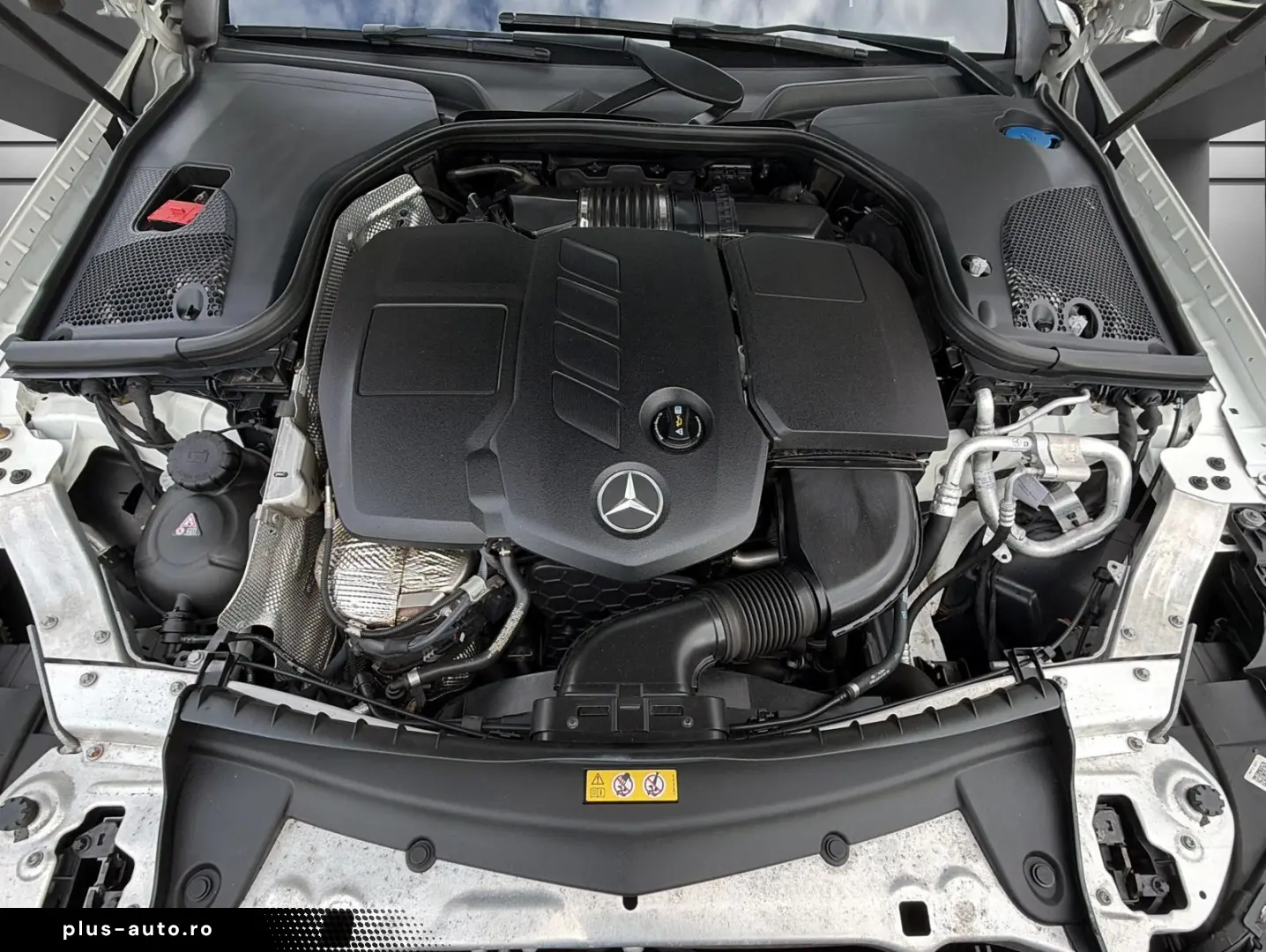 MERCEDES-BENZ E 220 d AMG Designo Mem Sitze LED Air-Balance