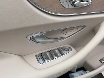 MERCEDES-BENZ E 220 d AMG Designo Mem Sitze LED Air-Balance
