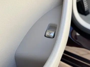 MERCEDES-BENZ E 300 Cabrio  HUD AMG 1ste Hand