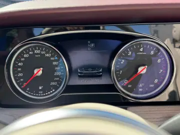 MERCEDES-BENZ E 300 Cabrio  HUD AMG 1ste Hand