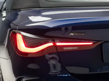 BMW M440I