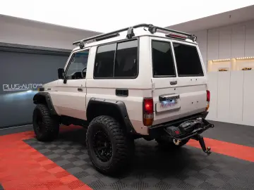 Toyota Land Cruiser J70